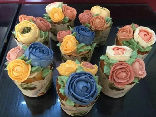 學(xué)裱花師發(fā)展好嗎？學(xué)裱花師需要多長(zhǎng)時(shí)間？